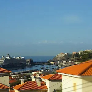 funchal-carvalhal-old-town.madeira-islandshotels.com/